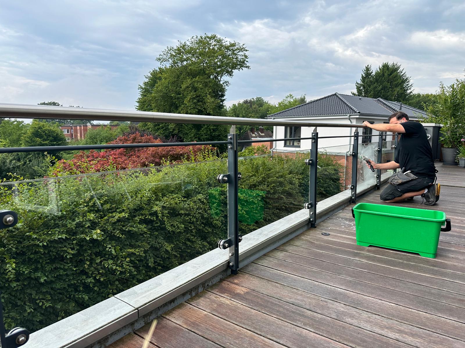 Glasgeländer reinigen